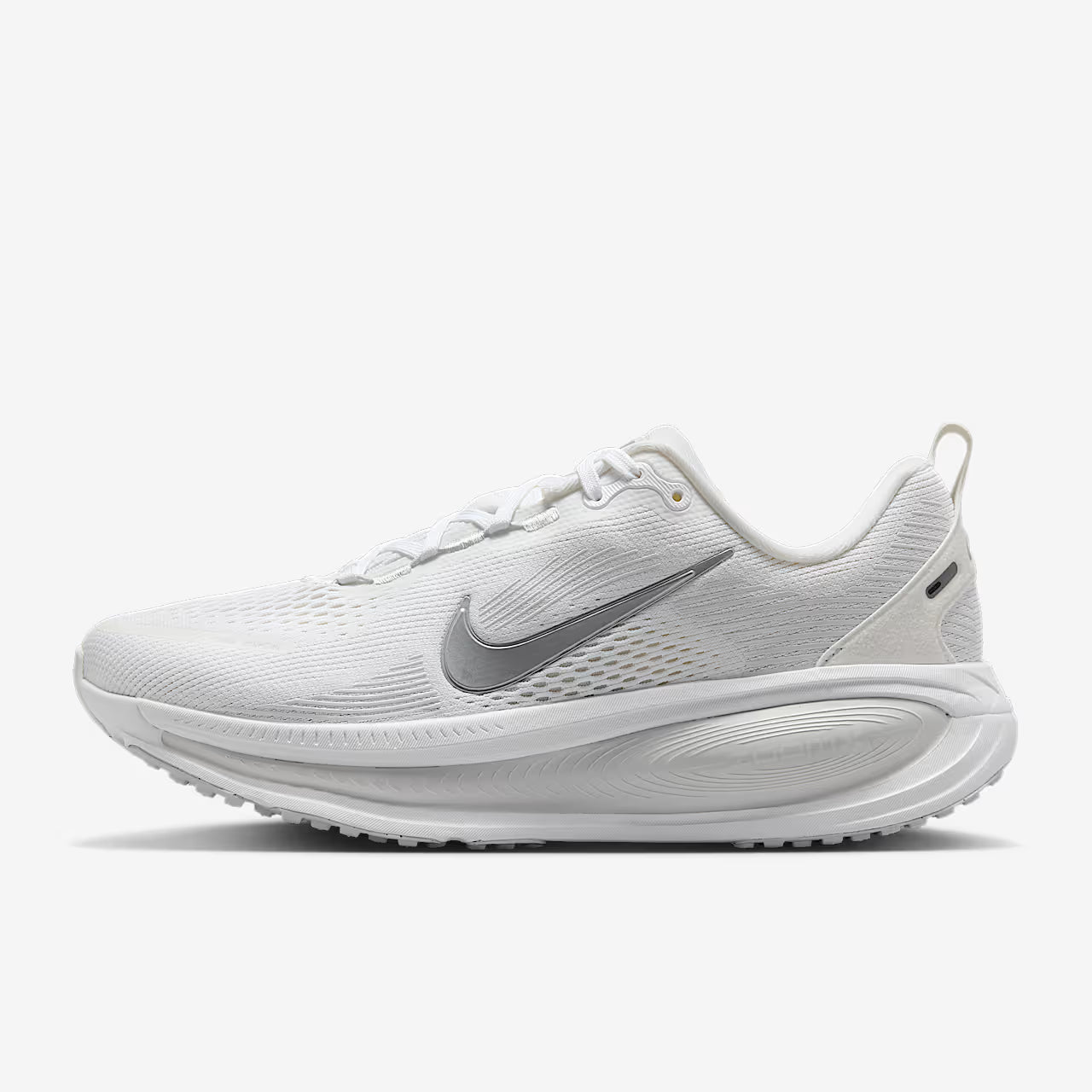 W NIKE VOMERO 18
