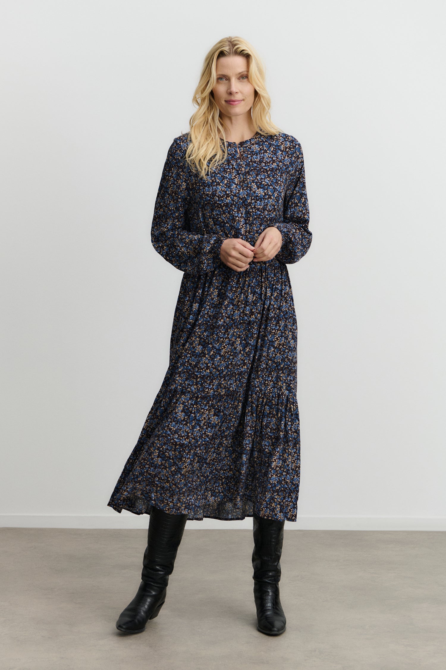 RWElif LS Long Volume Dress
