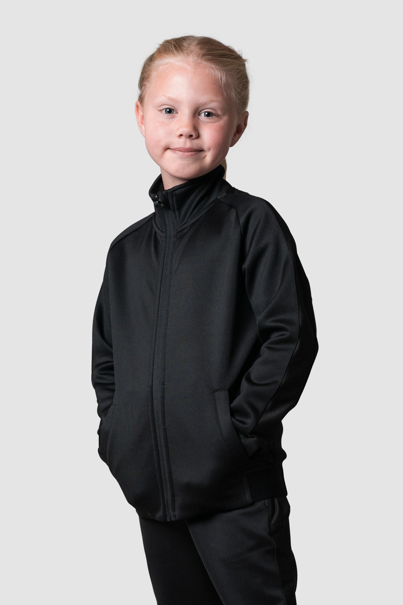 Everest svört peysa